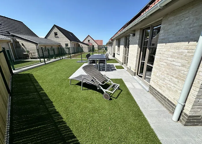 Cozy Polder House On The Westhinder Domain